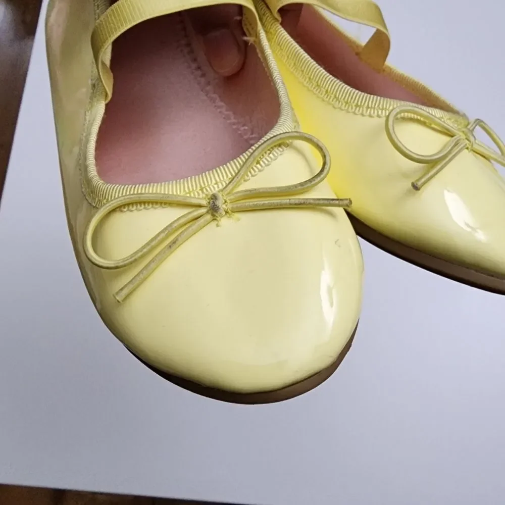 H&M Girls Yellow Patent Mary Jane Ballet Flats Shoes Size 12.5